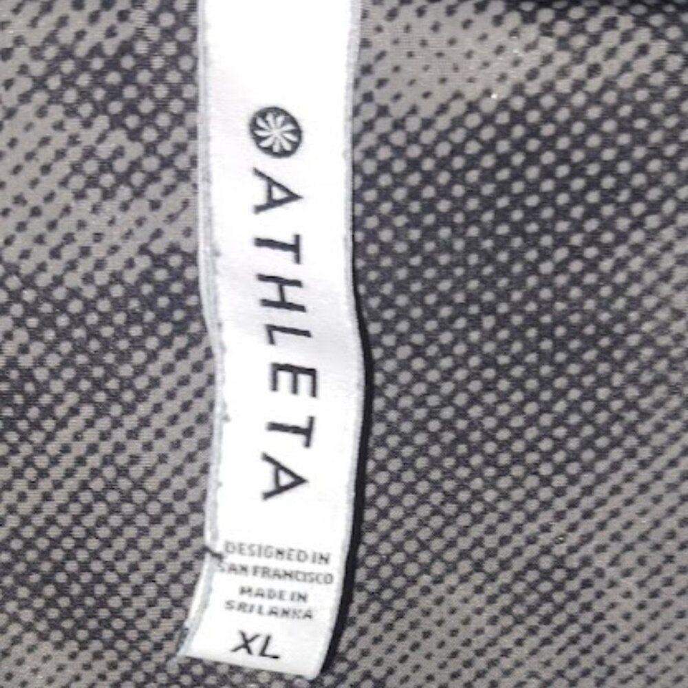 Athleta Black & Gray Digital Camo t-shirt sixe XL - Picture 5 of 6